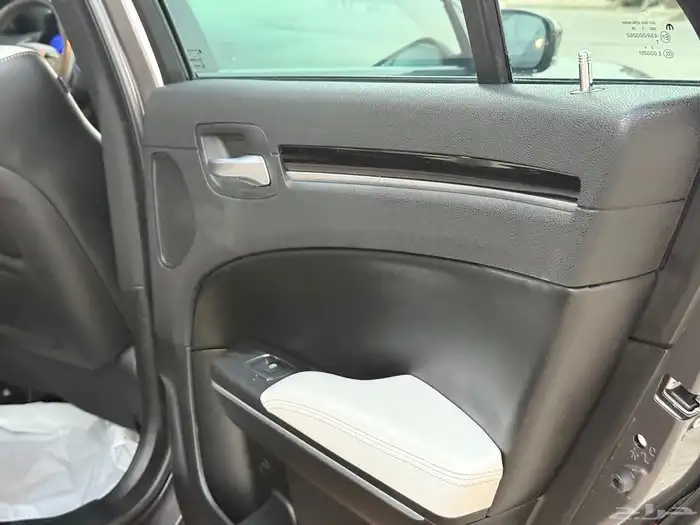 كرايزلر C300s موديل 2021 بحالة الوكاله شرط 33