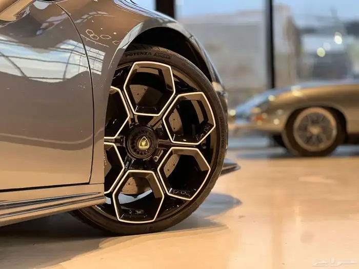 Lamborghini huracan tecnica 2023 مستخدم 2