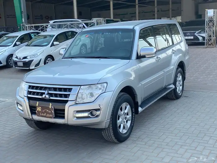 ميتسوبيشي باجيرو GLS 4