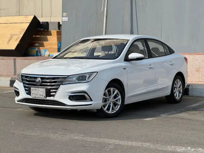 مجموعة من 10 سيارات MG 5 موديل 2023 السعر من 26000 الف 5