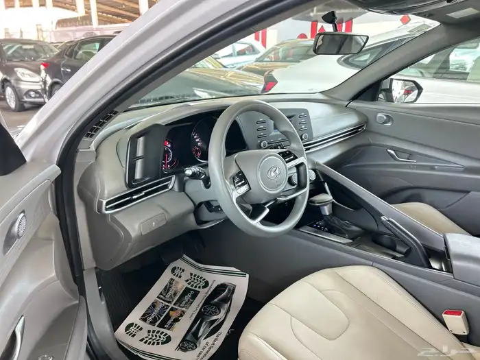 هيونداي  النترا 2022 استاندر   مكينه 2000 سي سي 9