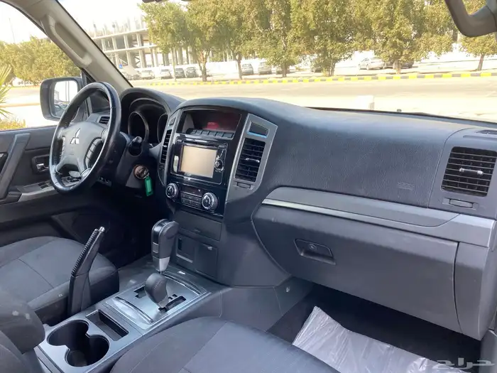 ميتسوبيشي باجيرو GLS 27