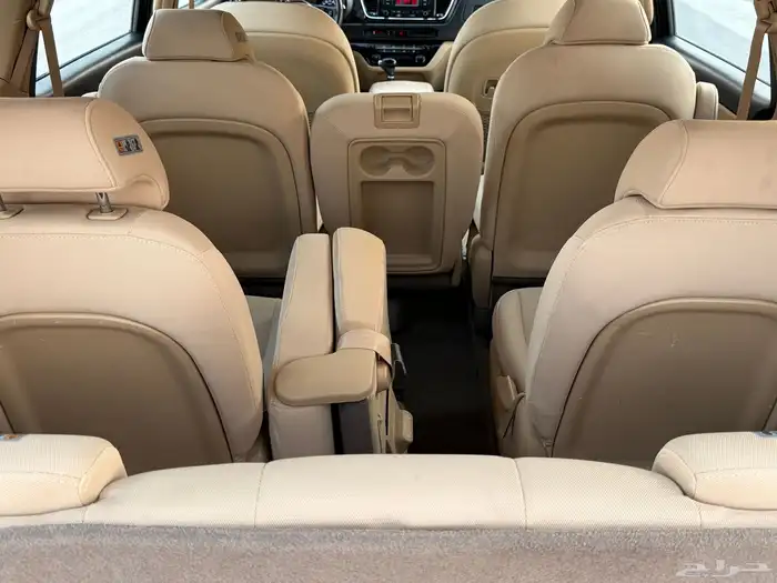 كيا كرنفال 2015 بنزين نضيف 11 راكب للبيع 13