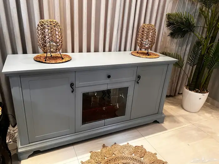 طاوله طعالم تتكون من 10كراسي بحاله جيده 0