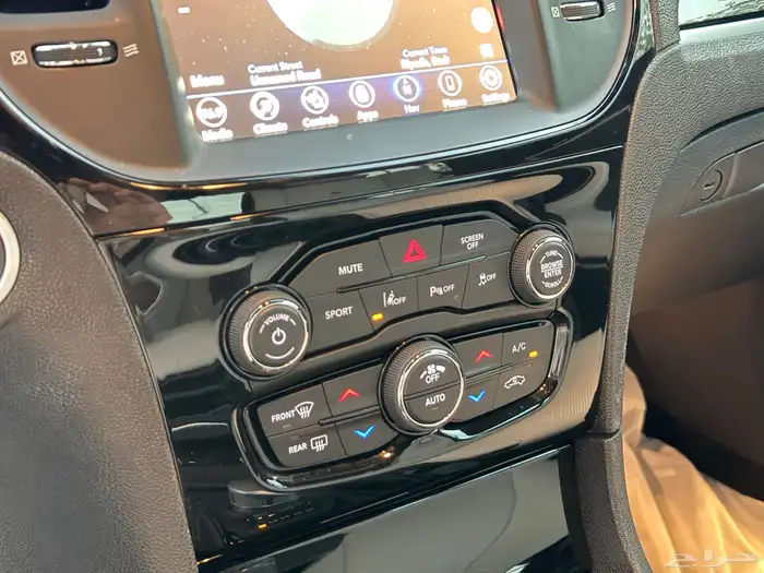 كرايزلر C300s موديل 2021 بحالة الوكاله شرط 12