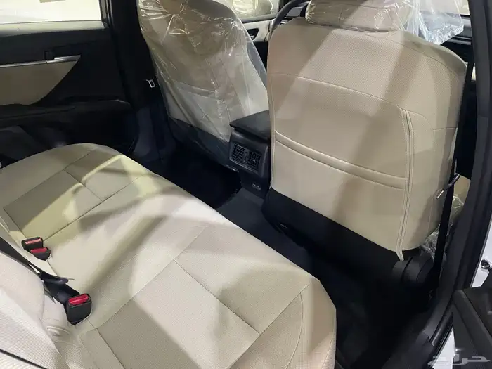 كامري استاندر 2025 سعودي ابيض - تيتانيوم 6