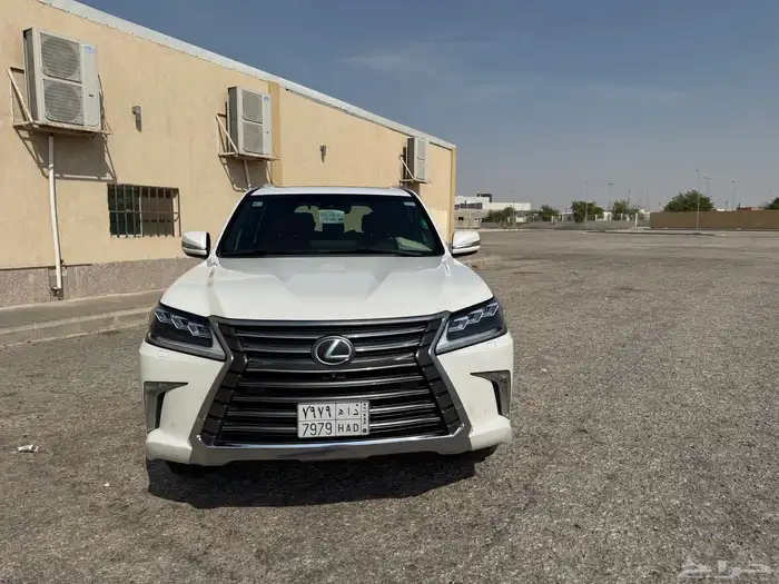 سياره لكزس LX570 موديل 2017 2
