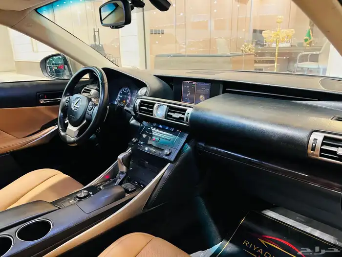 لكزس IS 350 فل كامل سعودي نظيف جدا 9