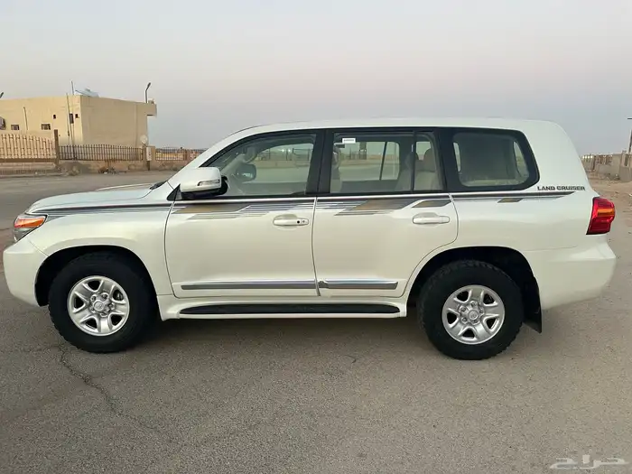 لاندكروزر هدد GX 2014 بريمي فتحه قير تماتيك شرط 8