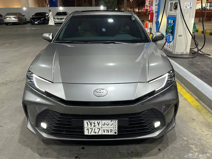 كامري 2025 سعودي تيتانيوم LE 1