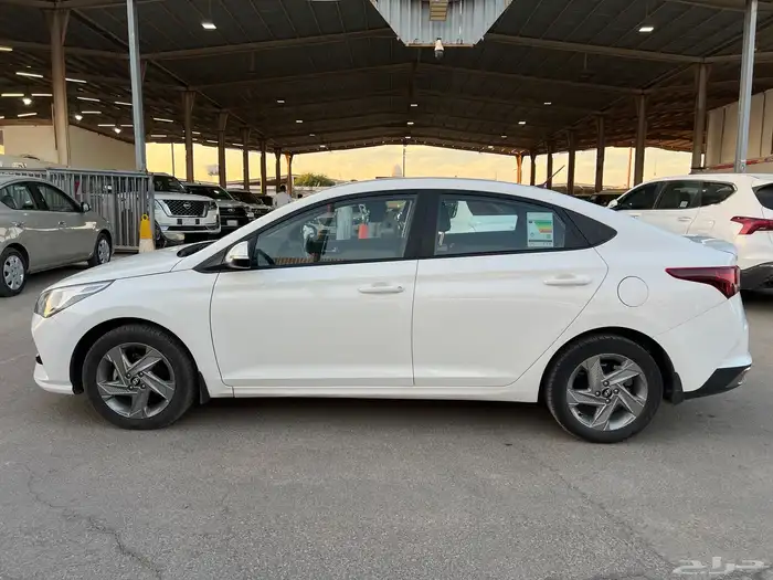 هيونداي اكسنت 2023 نص فل مكينه كبيره 4