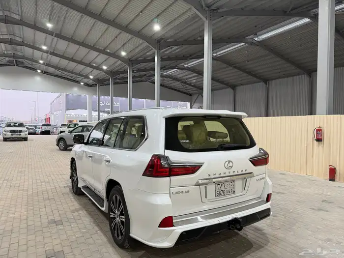 لكزس LX 570 2017 فل كامل DD بودي وكالة 9