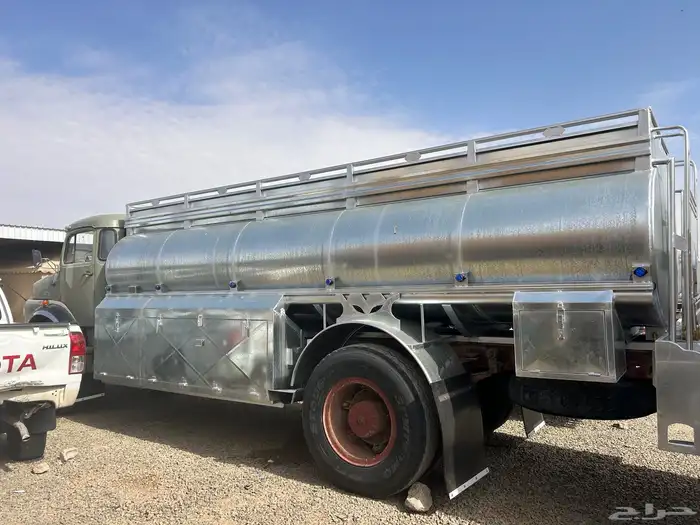 عايدي مورسدس 1977 اساسي 1