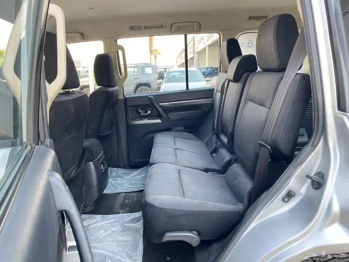 ميتسوبيشي باجيرو GLS 20