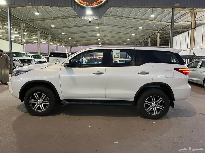 تويوتا فورتشنر 2023 VX1 سته سلندر 4