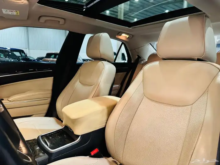 كرايسلر C300 فل كامل سعودي نظيف جدا 8 سلندر 8