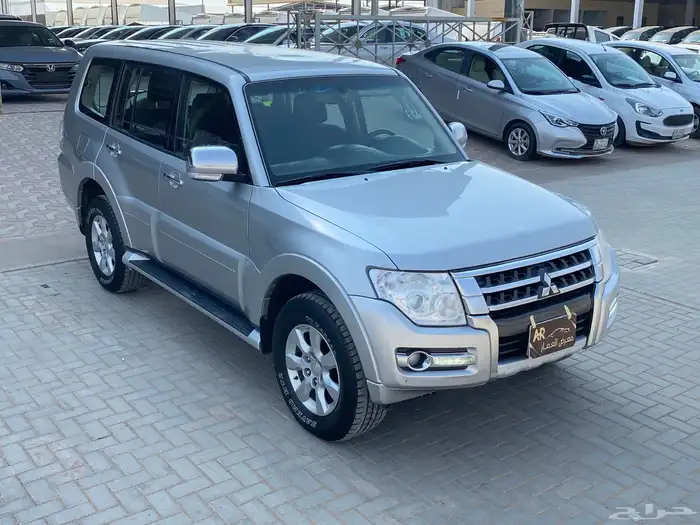 ميتسوبيشي باجيرو GLS 8