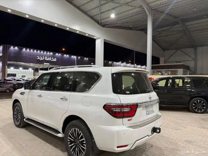 نيسان باترول 2023 فل كامل بلاتينيوم V6 سرندل مخزن 8