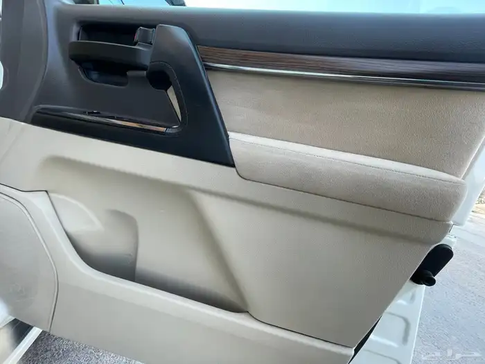 تويوتا- لاند كروزر-2019-GXR-ديزل- V8-قمه النظافه 24