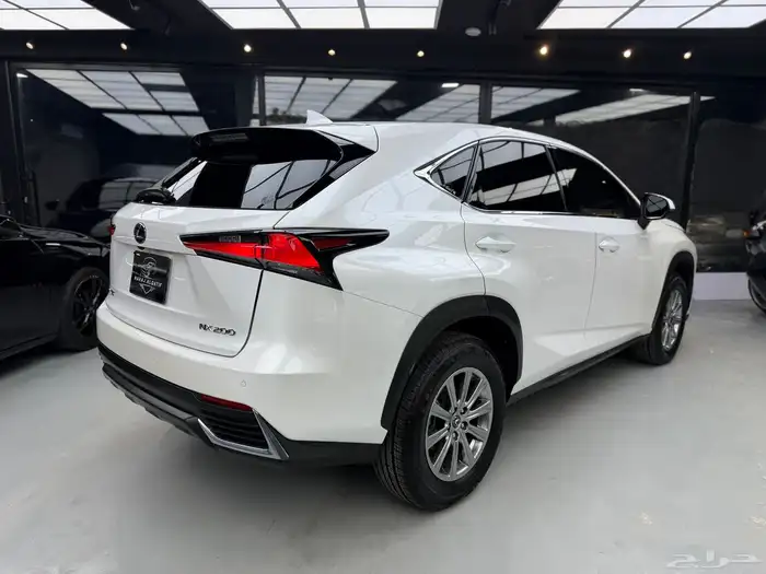 لكزس NX200 9