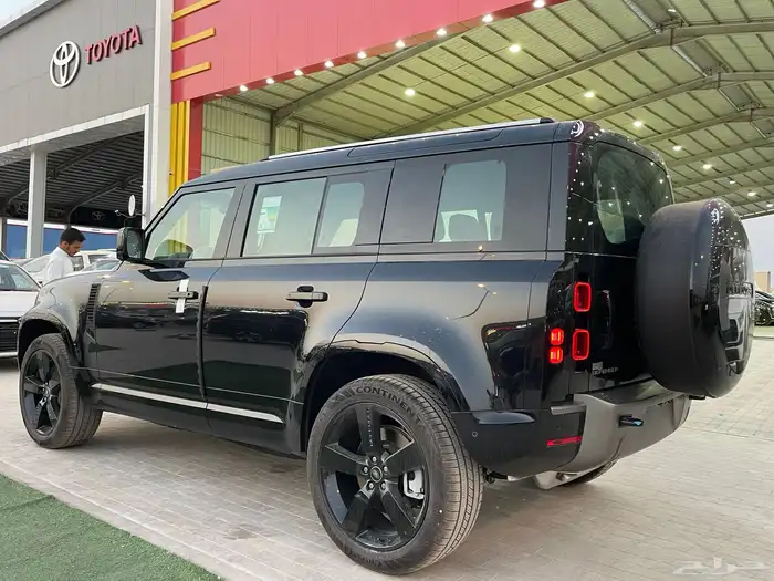 لاند روفر ديفندر2025- X-DYNAMIC-HSE سعودي داخلي جملي بنزين 3