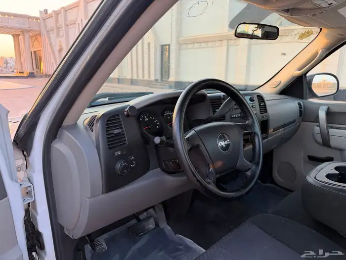 جي ام سي سييرا 2011 وارد الجميح ثاني مالك من الوكالة . 24