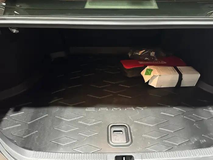 كامري 2025 سعودي تيتانيوم LE 15