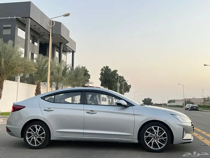 هيونداي لنترا (افانتي) بدي وكاله نظيفه جدا ممشى قليل 7