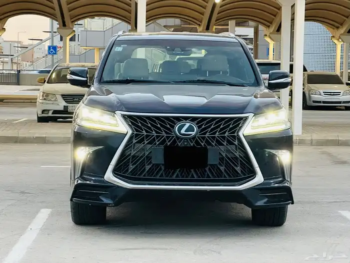 للبيع لكزس LX570s الموديل 2018 محركات وكاله السعر 225000 2