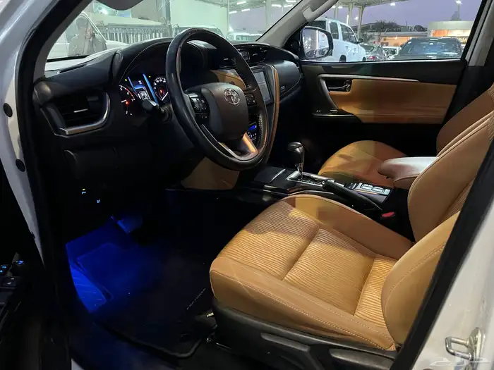 تويوتا فورتشنر 2023 VX1 سته سلندر 9