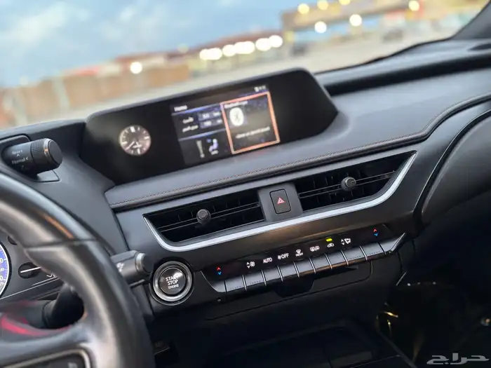 لكزس UX20 2019 مخزن بدي وكاله عداد 25 الف km 32