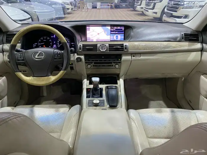 لكزس LS460 المديل 2014 العدد 210 الف 11