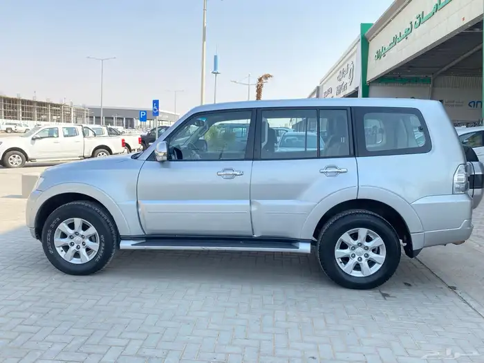 ميتسوبيشي باجيرو GLS 5