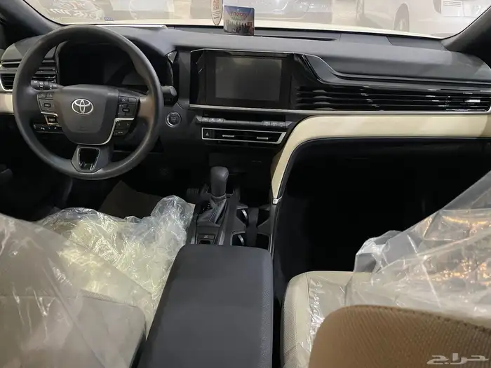 كامري استاندر 2025 سعودي ابيض - تيتانيوم 7