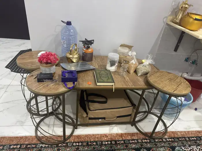 كنب جديد 3في3 فيه قطعه زايده وطاوله للبيع 1