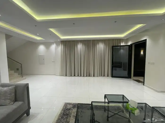 للإيجار فيلا المشرقية حي الجنادرية 11