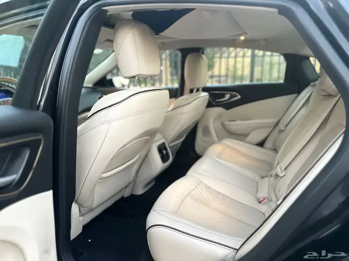 كرايزلر C200 موديل 2016 سعودي فل 10