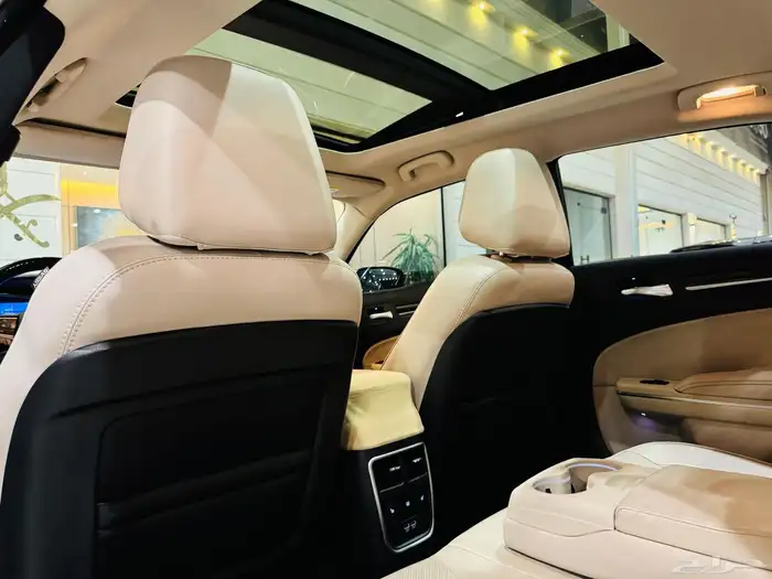 كرايسلر C300 فل كامل سعودي نظيف جدا 8 سلندر 9