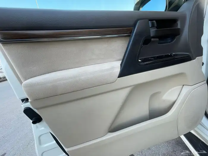 تويوتا- لاند كروزر-2019-GXR-ديزل- V8-قمه النظافه 12