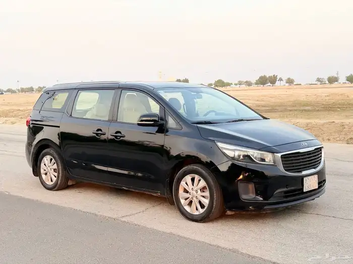 كيا كرنفال 2015 بنزين نضيف 11 راكب للبيع 4