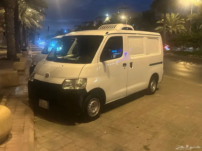 للبيع فان بضاعة قلاجة عدد 2 بحالة ممتازة 0