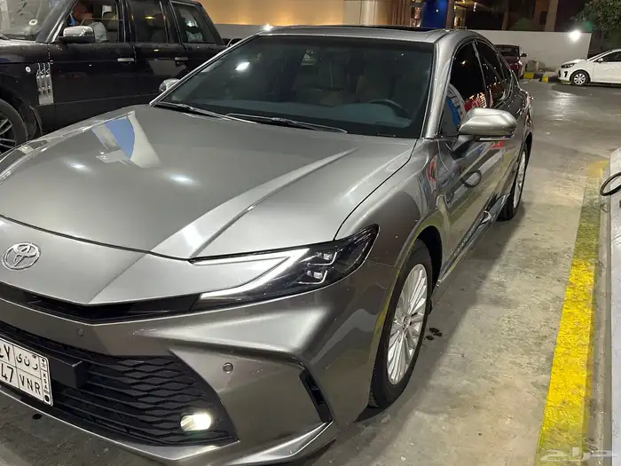 كامري 2025 سعودي تيتانيوم LE 5