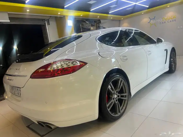 بورش باناميرا اس 28