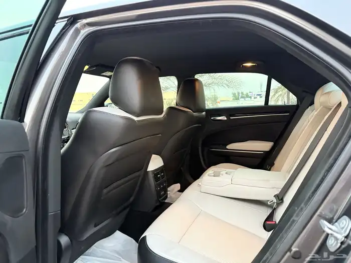 كرايزلر C300s موديل 2021 بحالة الوكاله شرط 31