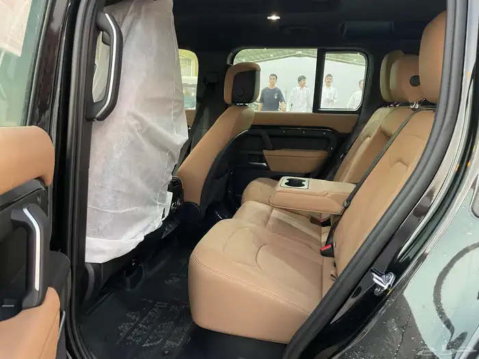 لاند روفر ديفندر2025- X-DYNAMIC-HSE سعودي داخلي جملي بنزين 14
