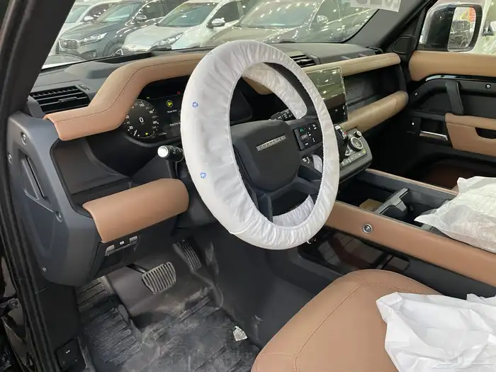 لاند روفر ديفندر2025- X-DYNAMIC-HSE سعودي داخلي جملي بنزين 16