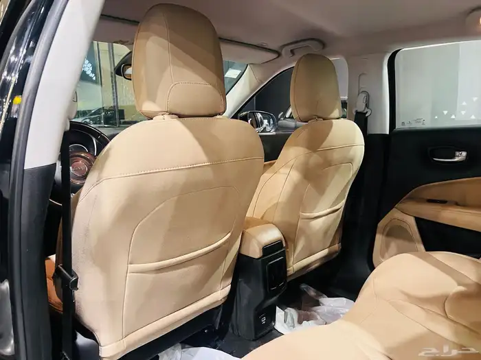 جيب شروكي 2019 ( بحالة ممتازة ) 7