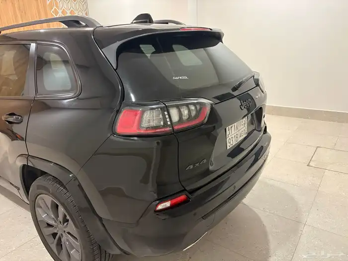 جيب شيروكي سبورت 2019 نظيف 17