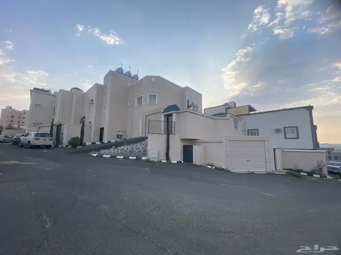 دور و 4 شقق للبيع 1