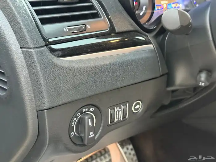 كرايزلر C300s موديل 2021 بحالة الوكاله شرط 10